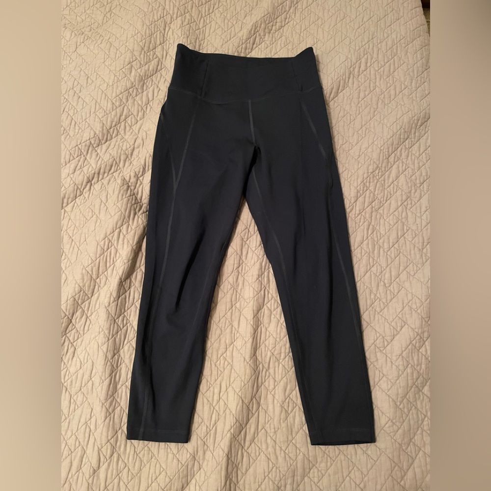 Blue Girlfriend Collective Capri Leggings Medium
